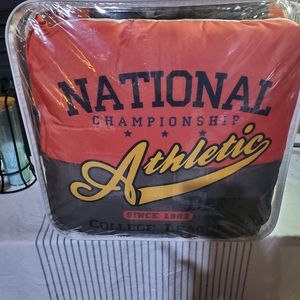 Reversible quilt 4 piece